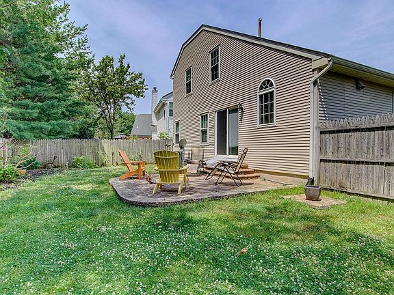 4th image of 24 Foxchase Dr