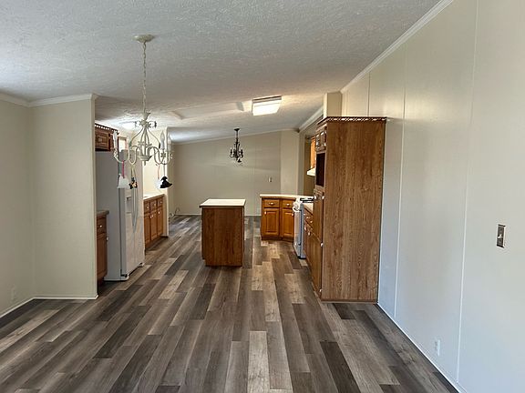 3rd image of 11035 Aspen Ln W