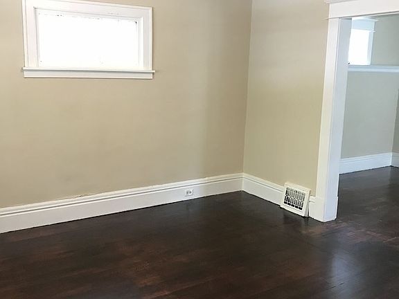 2nd image of 307 Curtice St E