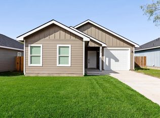 804 W Huntington St, Beeville, TX 78102