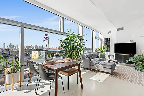 Sold by Compass | media 1
