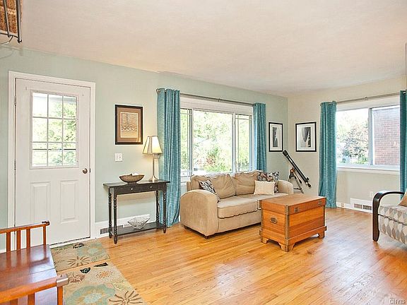 5th image of 215 McClennan Dr