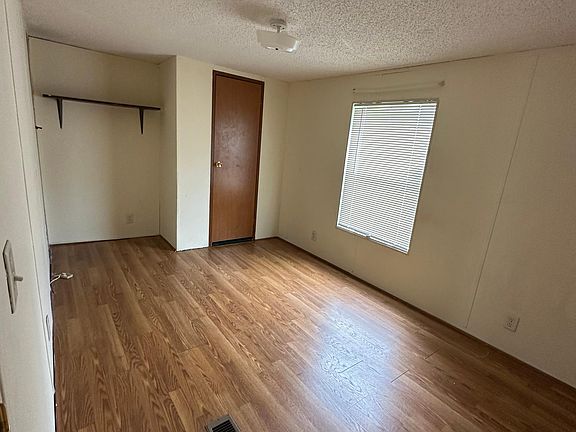 5th image of 590 Lee Road 401 #1