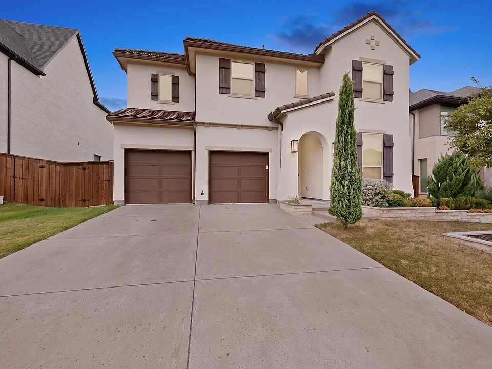 855 Emporio Dr