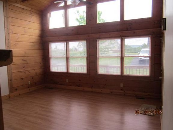 3rd image of 1277 Martins Glen Ln
