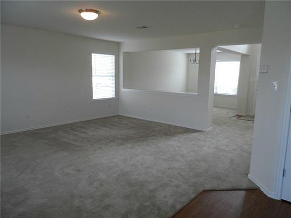 4th image of 306 Wegstrom St