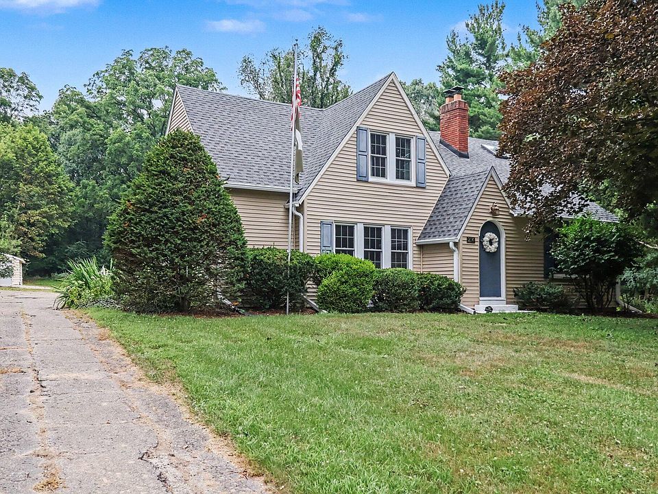1st image of 214 W Hamilton Ln