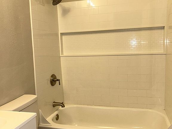 5th image of 111 10th St SE APT 5