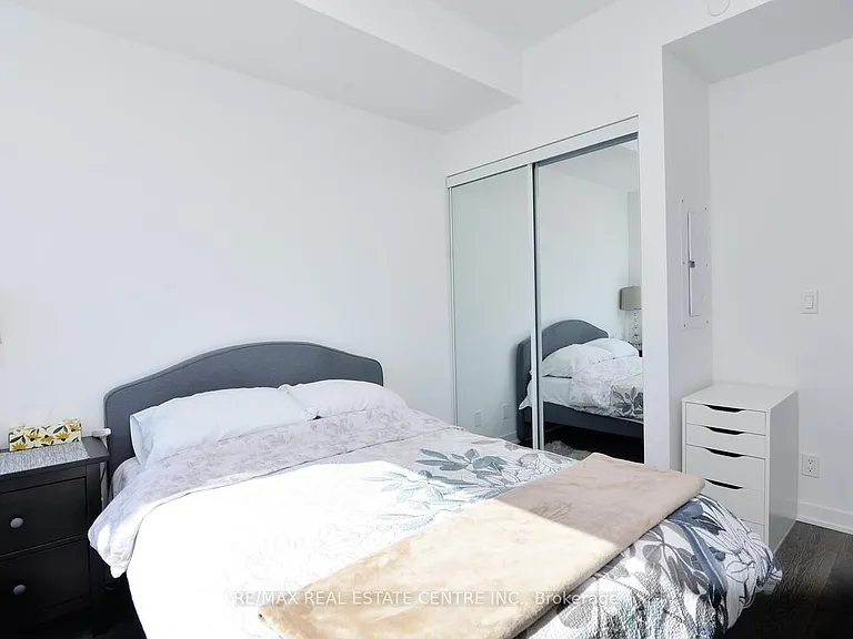 7950 Bathurst St #416 — Photo 46