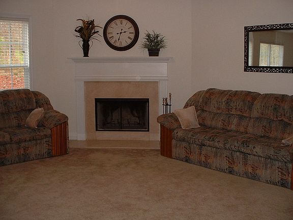 4th image of 112 S Rock Island Dr