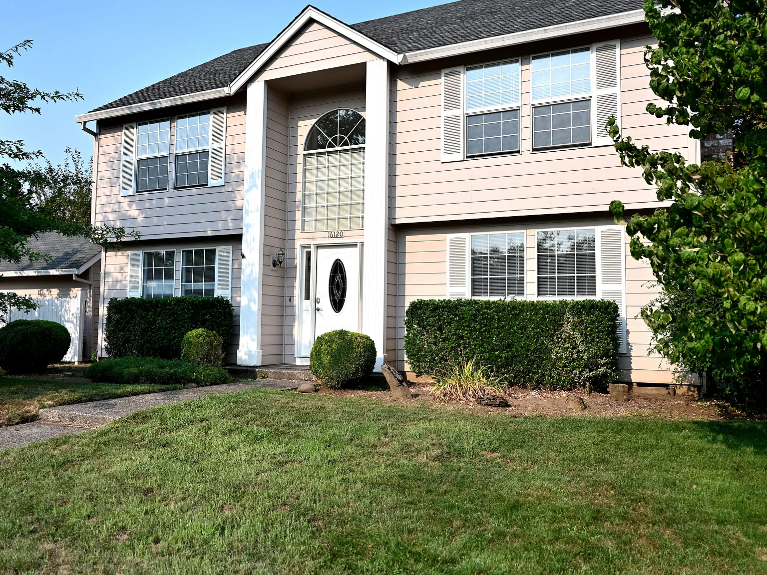 4 bed, 2.5 bath, 2247 sqft, $2,995 — Photo 1