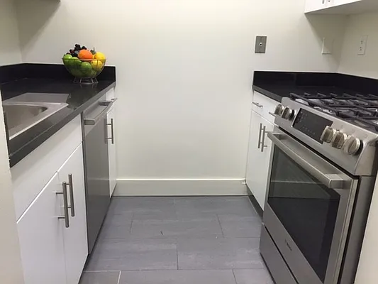 Rented by 280 Park Avenue South Realty | media 22