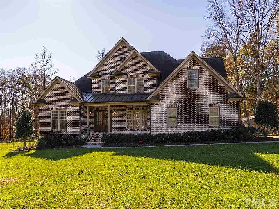 1st image of 406 Greenwood Dr