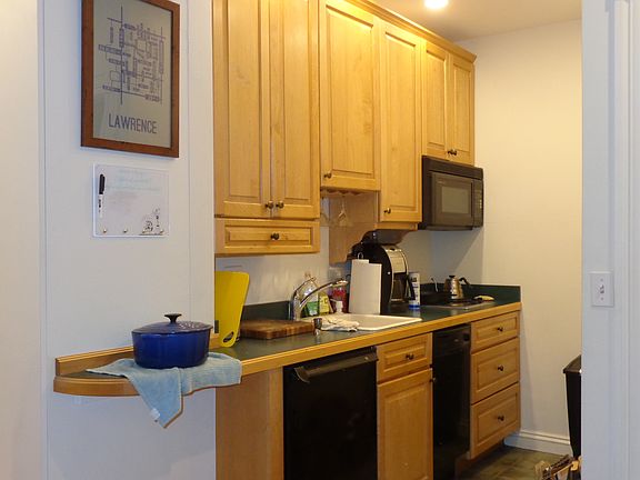 2nd image of 17 Centre St #2R