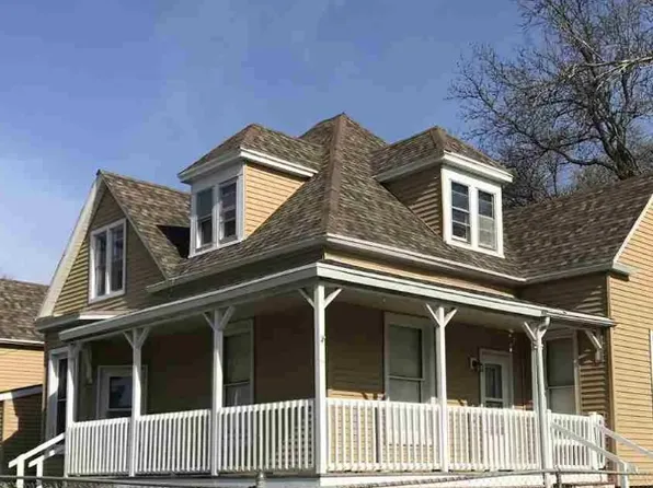 2411 Harlan St, Falls City, NE 68355