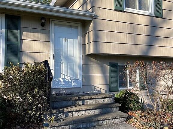 3rd image of 17 Juneberry Ln