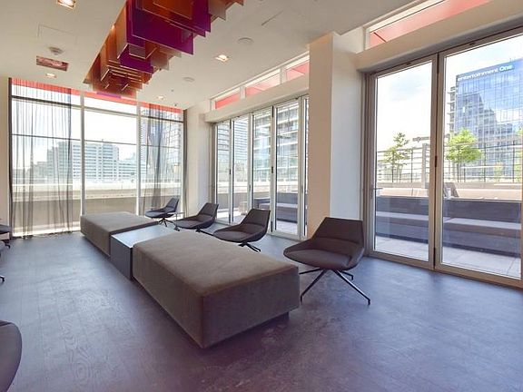 5th image of 318 Richmond St W #416