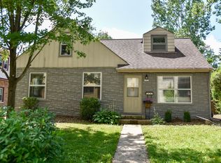 8421 W North Ave, Wauwatosa, WI 53226