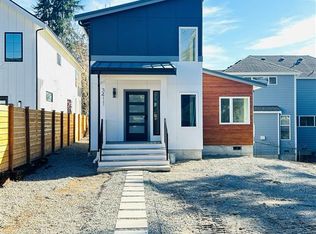 3409 NE 7th St #C, Renton, WA 98056