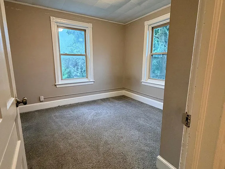 20 Laurel St — Photo 5