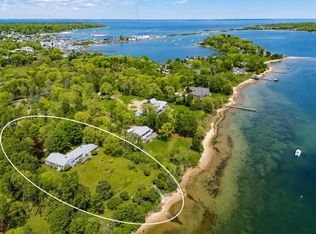 94 Weaver Ln, Tisbury, MA 02568