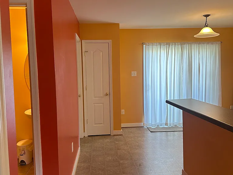 2108 Chaucer Ct — Photo 6
