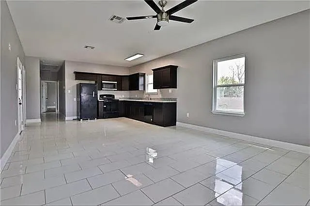 2318 Seminole Pl — Photo 3