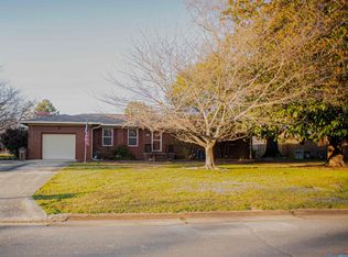 316 Larkwood Dr SW, Decatur, AL 35601