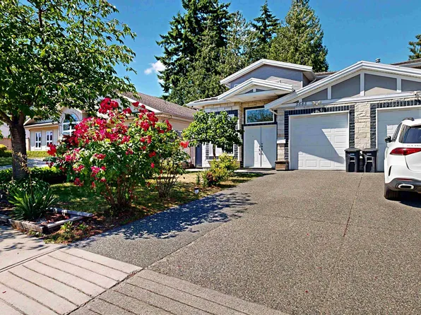 5685 Neville St, Burnaby, BC V5J 2J1