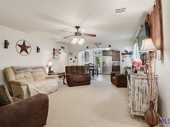 3rd image of 9447 Mandeville Dr