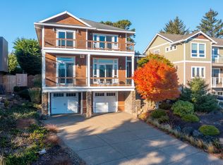 3301 NE Yacht Ave, Lincoln City, OR 97367