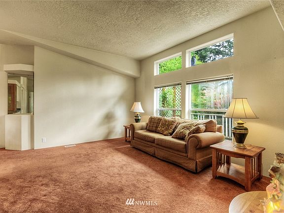 3rd image of 11028 128th Street E
