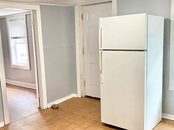 2nd image of 35 William St APT 1