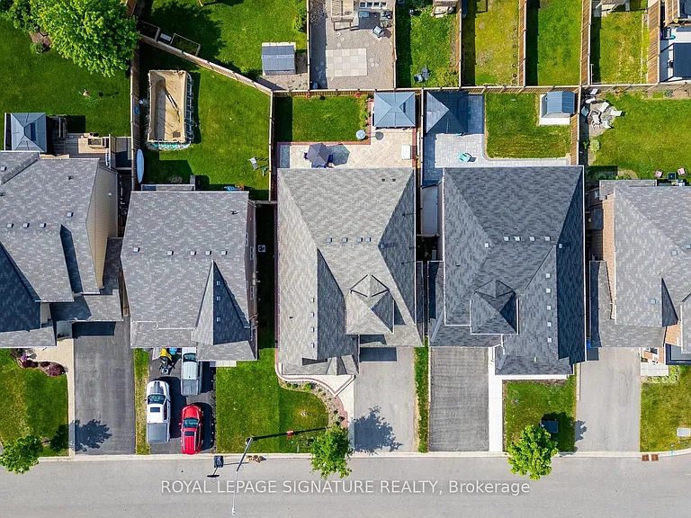 14 Paisley Way — Photo 48