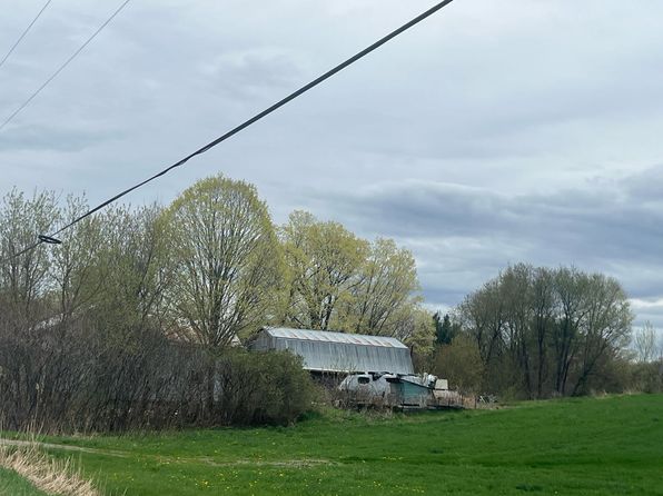 4748 Lake Rd, Franklin, VT 05457