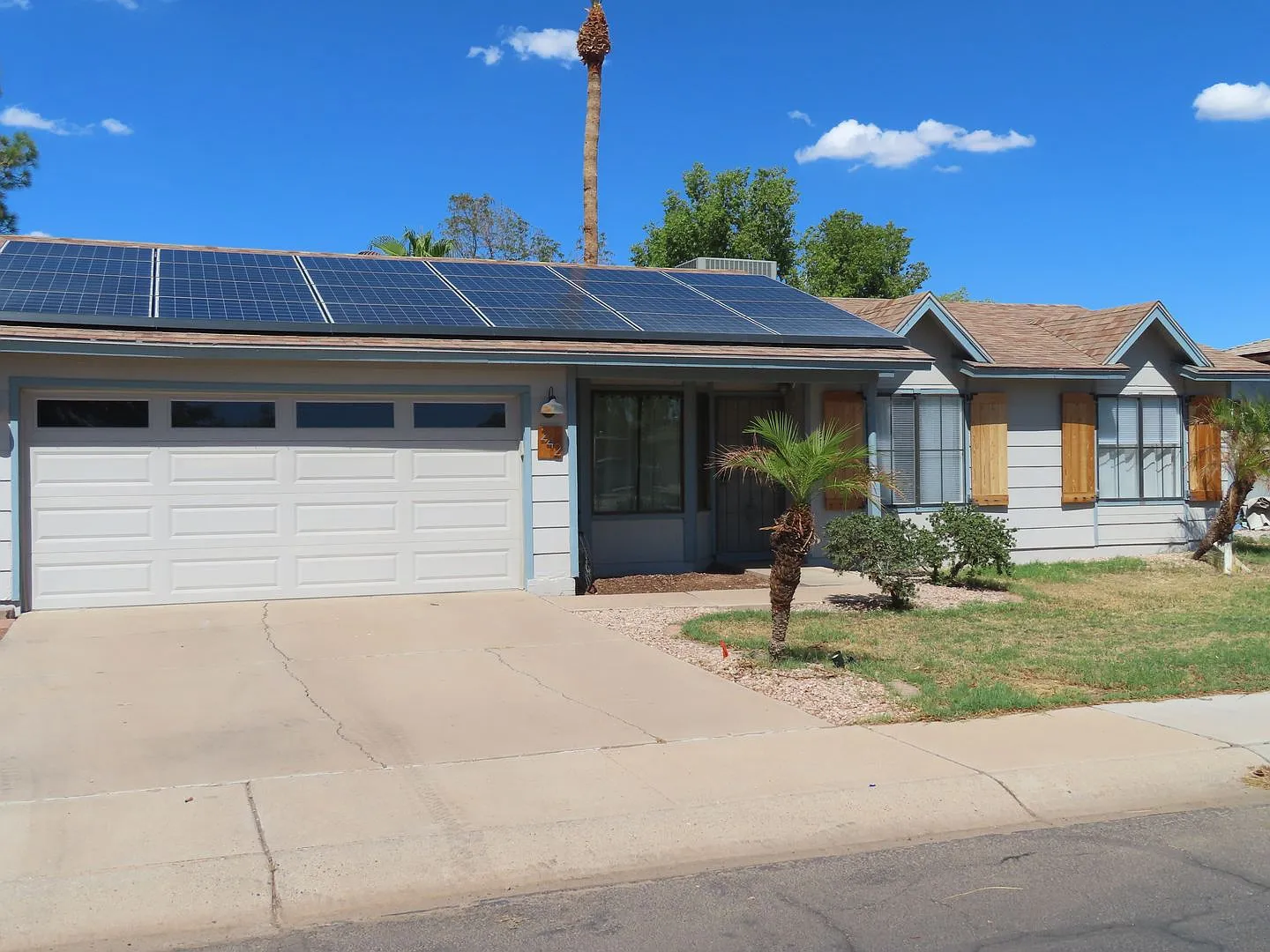 North Gilbert 3 bedroom 2 bath w/Pool NO HOA — Photo 1