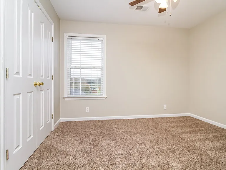 2910 Iona Dr — Photo 14