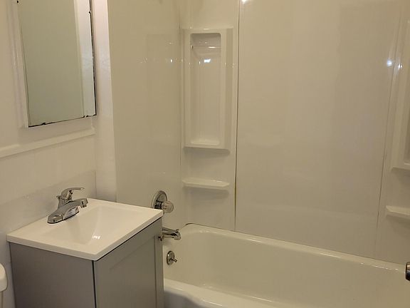 3rd image of 3142 Oak Knoll Dr