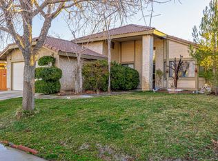 44052 Ruthron Ave, Lancaster, CA 93536