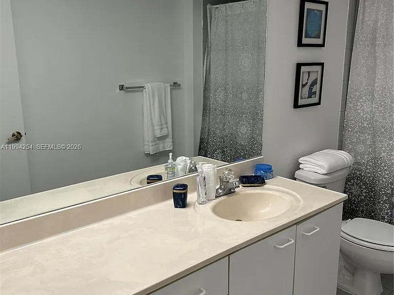 17801 N Bay Rd #203 — Photo 8