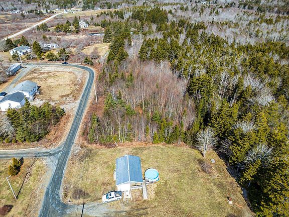 3rd image of 39 Oakridge Rd