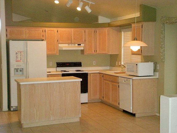 3rd image of 503 W Kelton Ln