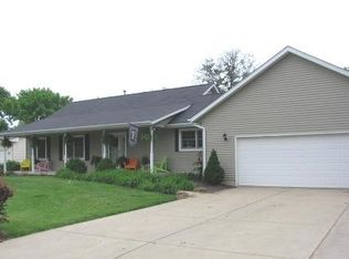 611 4th Ave W, Andalusia, IL 61232