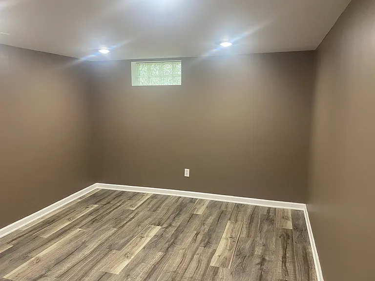 570 W Clarkston Rd — Photo 24