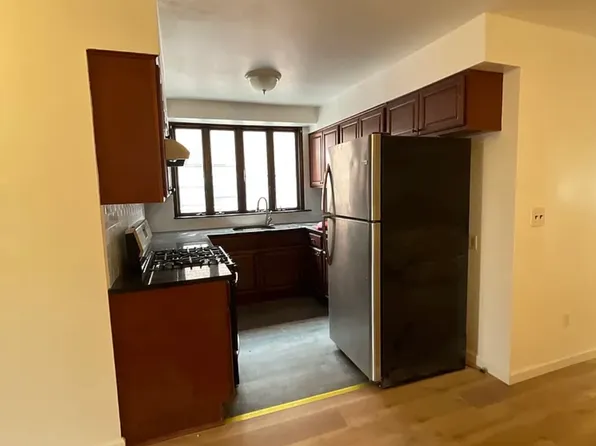 2420 East 14th Street image 6 of 7