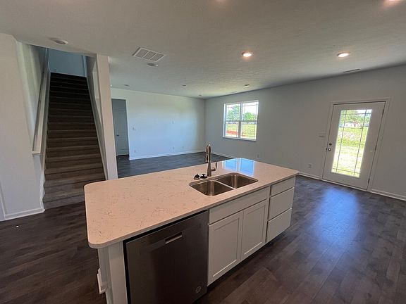 3rd image of 2103 Quail West Dr