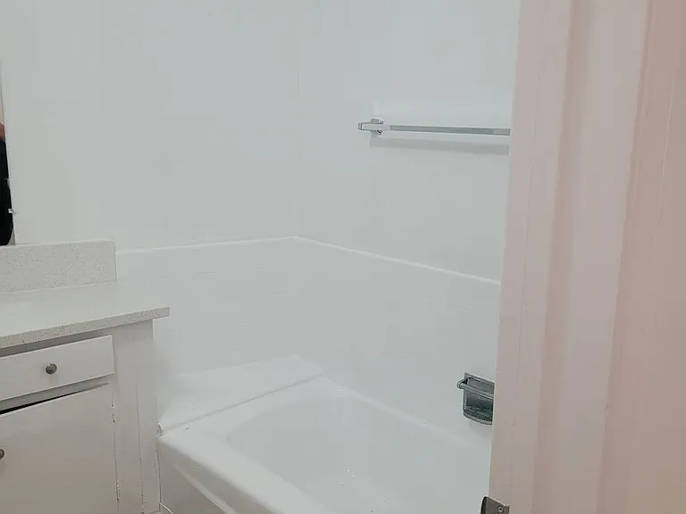 100 - Kimberly Apartments — Photo 35