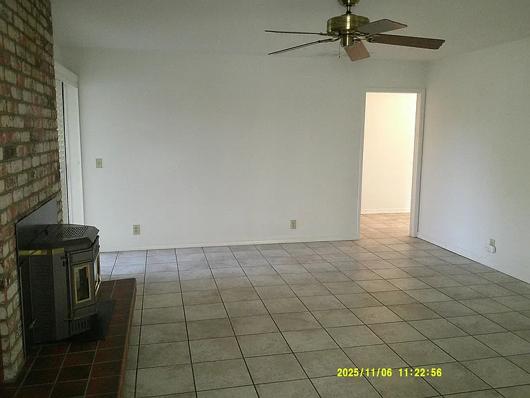 390 S Almond St — Photo 17