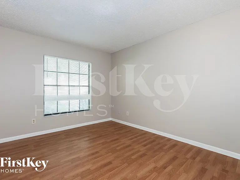 16219 Pebblebrook Dr — Photo 12