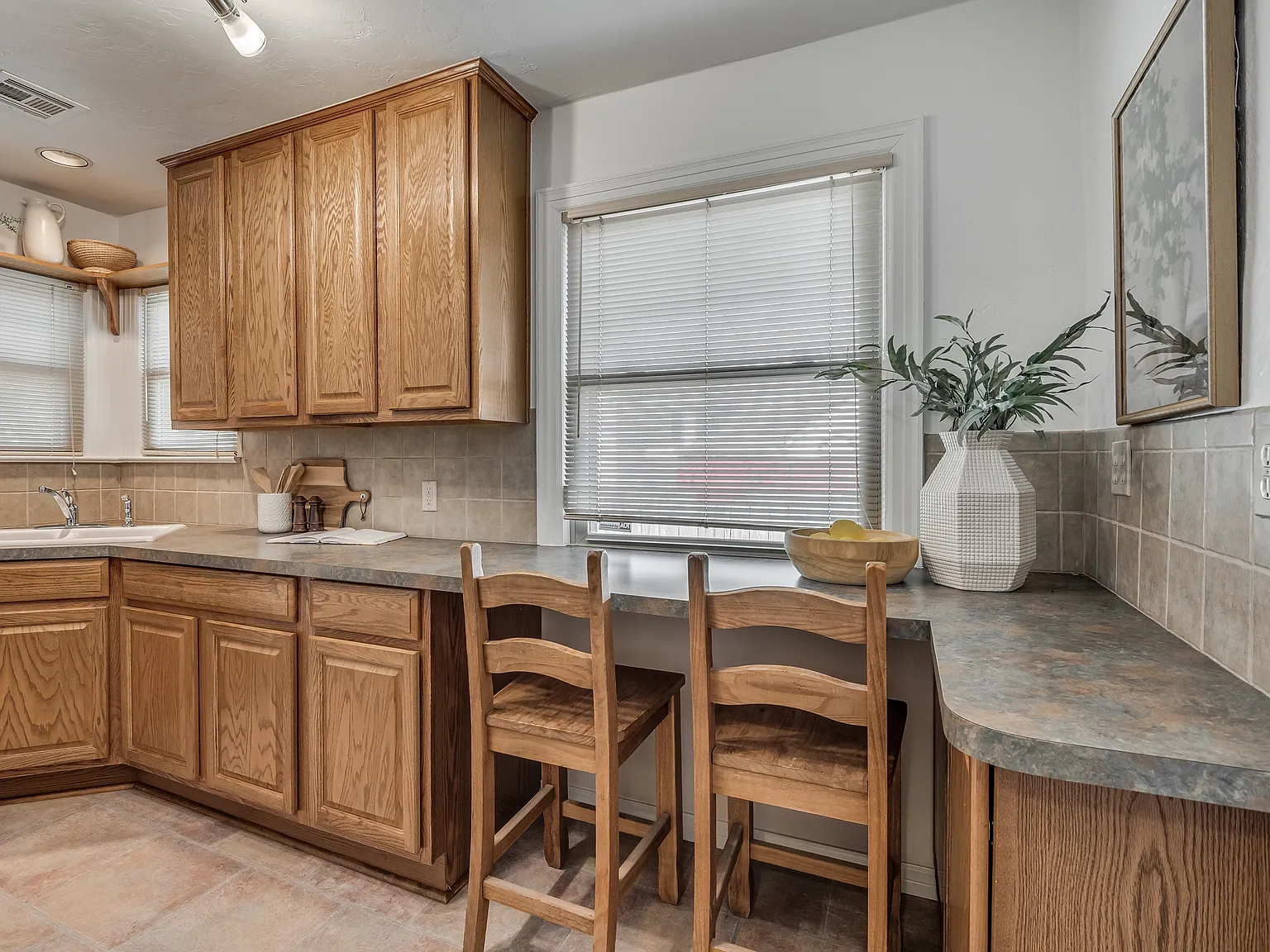3 bed, 1.5 bath, 1457 sqft, $1,800 — Photo 3